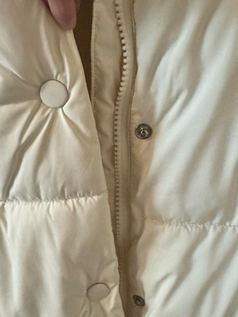 Zella - Ivory long Sleeveless Puffer Vest with Hood - Picture 5 of 6